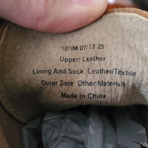 Banana Republic tan suede 10.5 - Picture 7 of 7